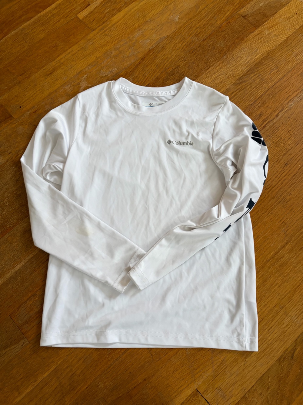 Columbia Boys White Long Sleeve Dri Fit with Black Sleeve Graphic size 8 (small)